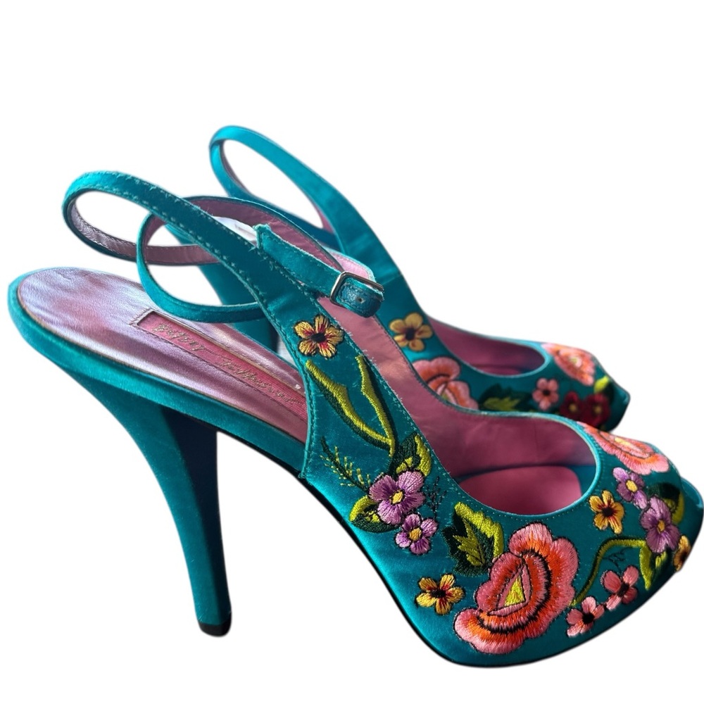 Betsey Johnson Embroidered Floral Teal Heels size 8